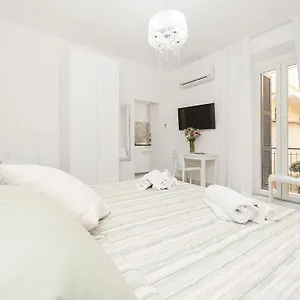 White Flat Termini Roma